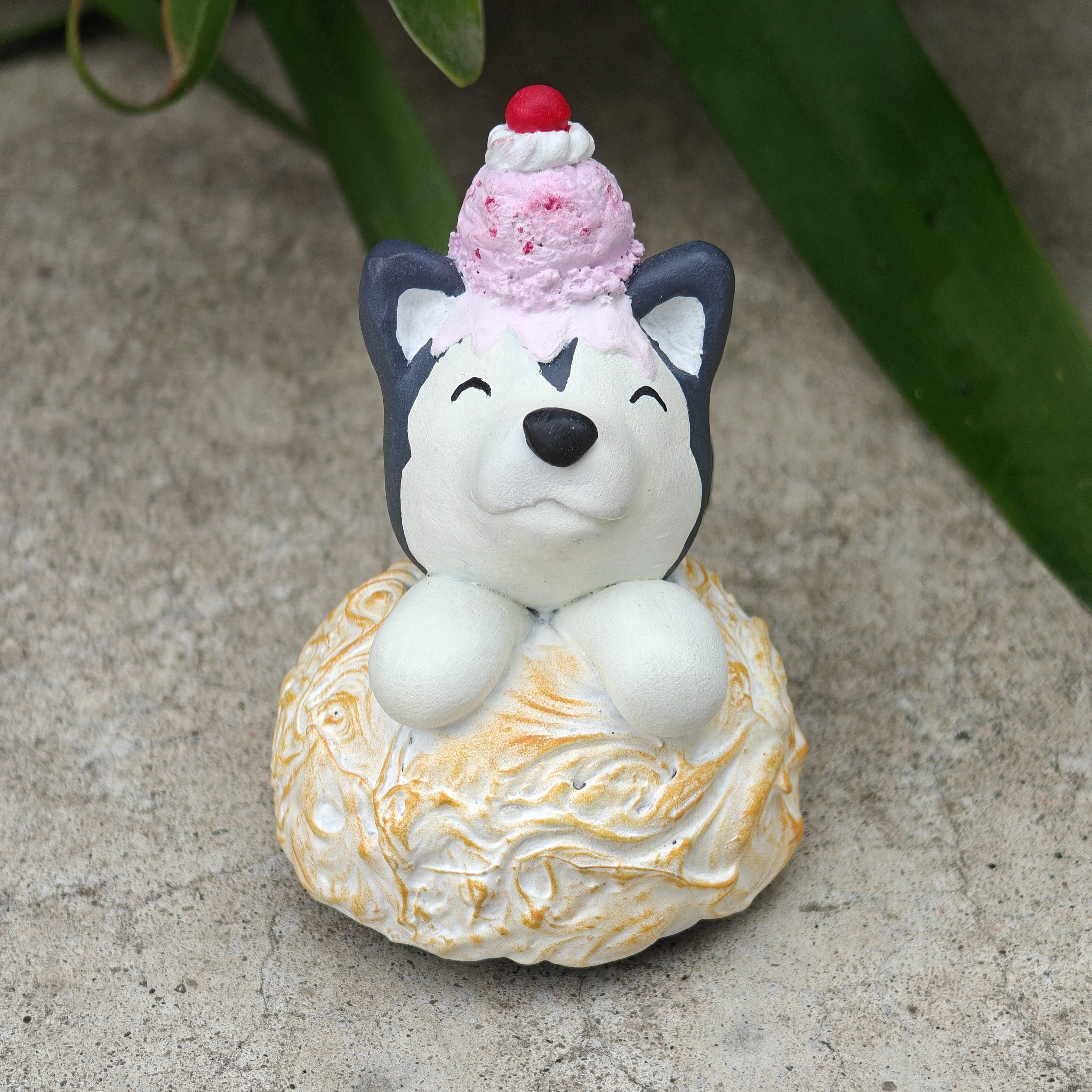 Baked Alaskan Malamute Figurine